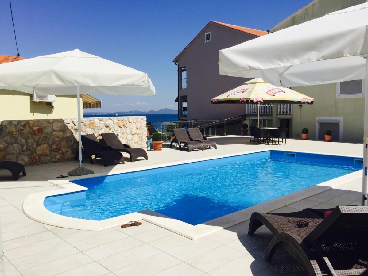 Villa Cortes Мали Иж Экстерьер фото