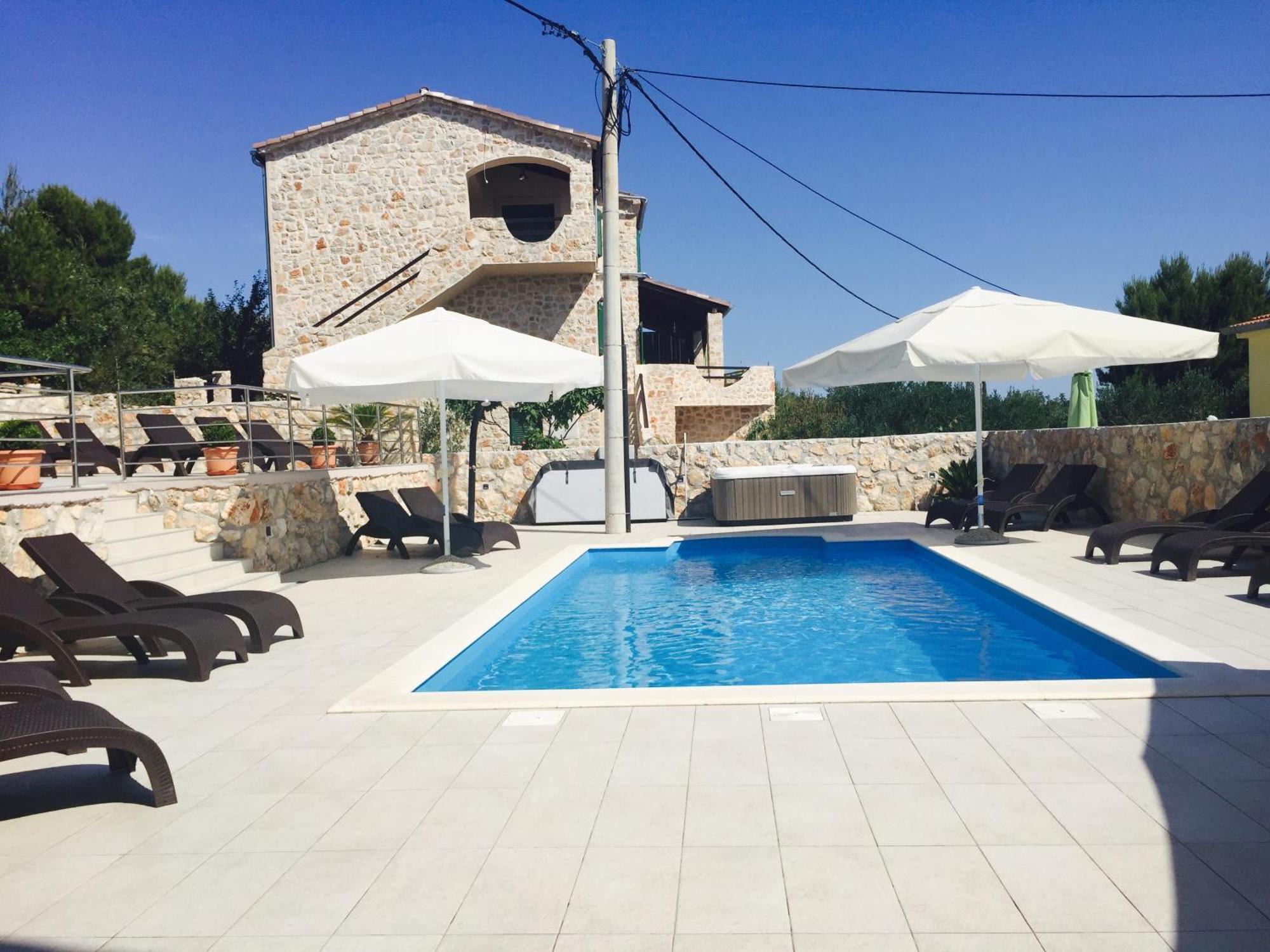 Villa Cortes Мали Иж Экстерьер фото