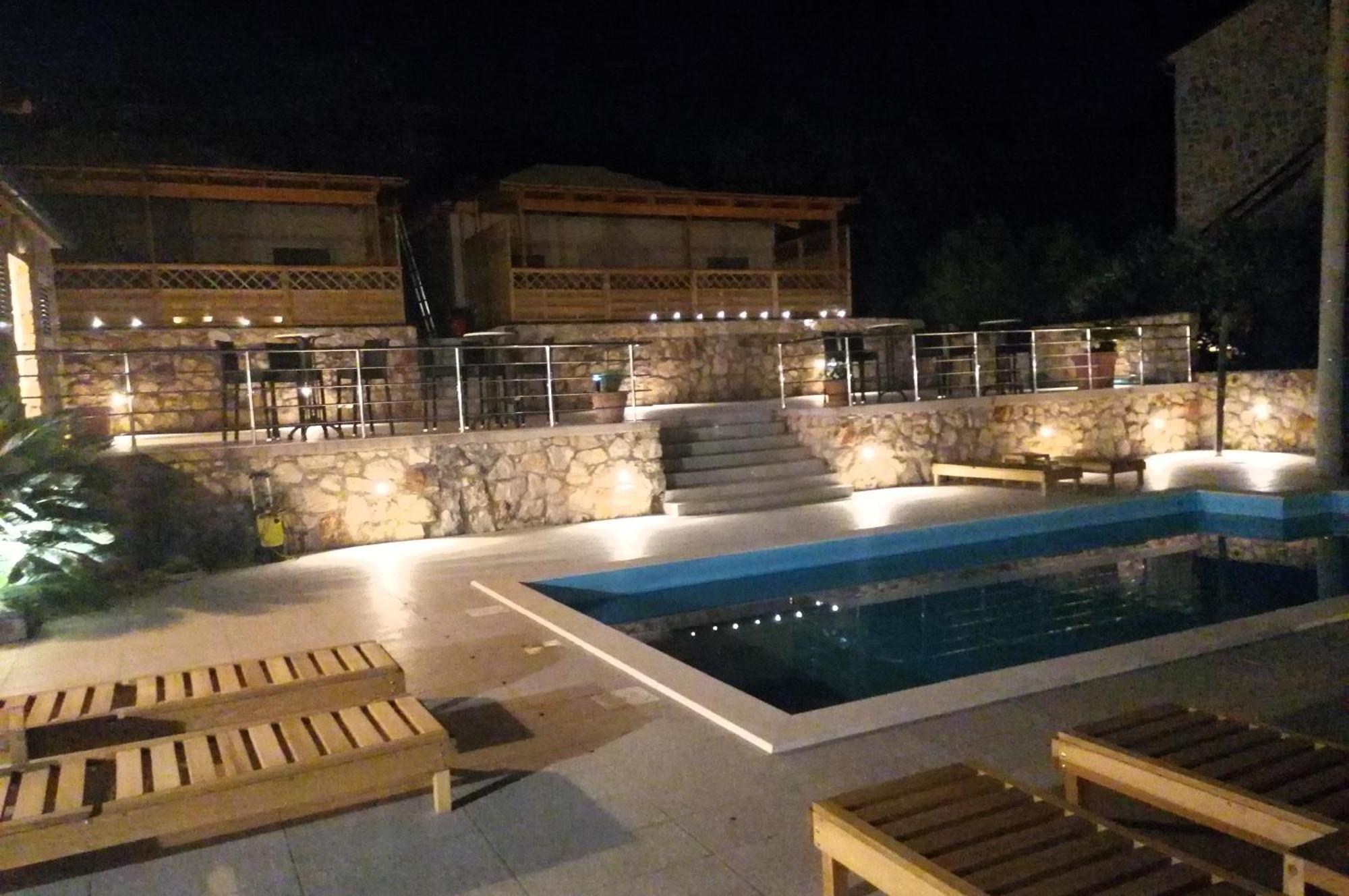 Villa Cortes Мали Иж Экстерьер фото